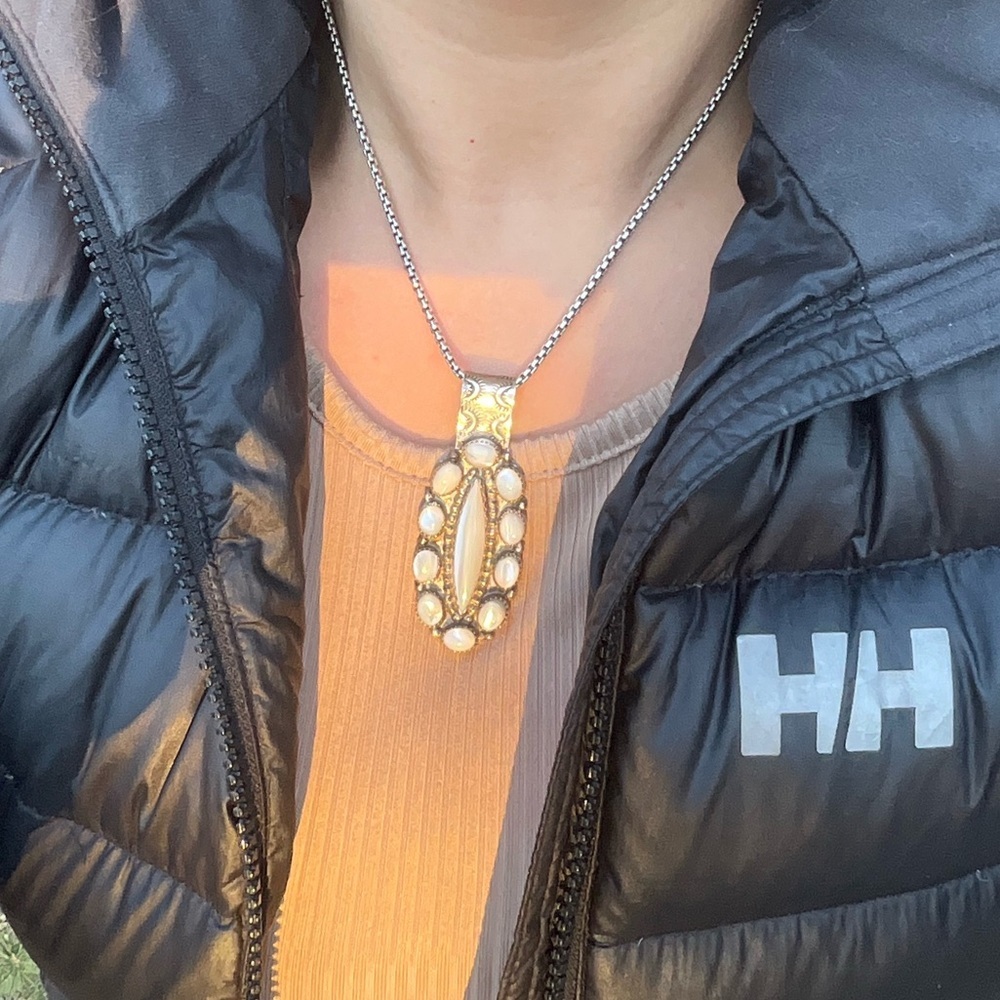 🌙 Native American Mother of Pearl Pendant & Thai Silver Chain - Picture 13 of 13